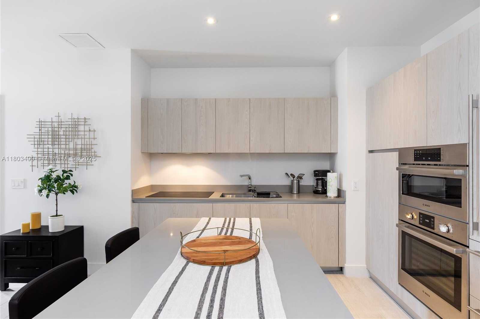 Small Image of 4010 SOUTH OCEAN DR #T4303, Hollywood Number 9