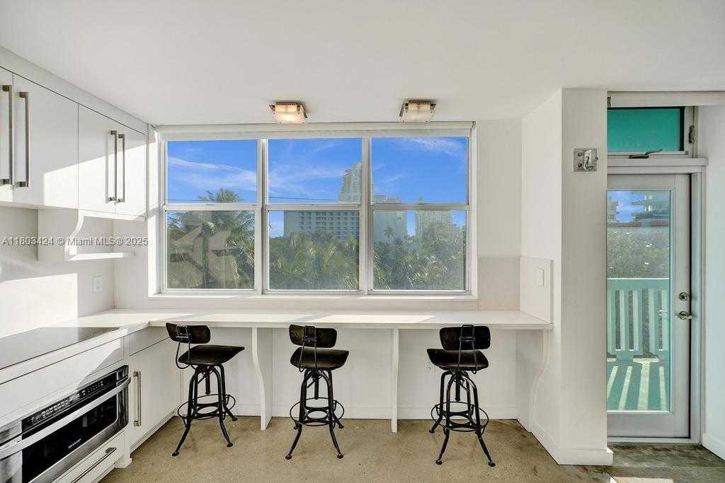Small Image of 301 OCEAN DR #402, Miami Beach Number 10
