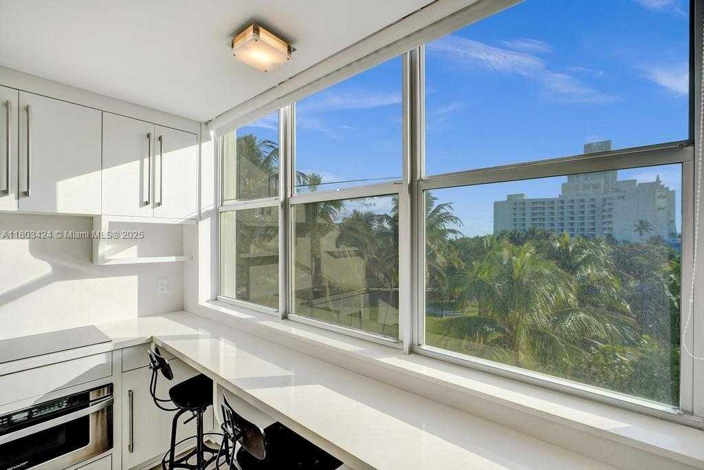 Small Image of 301 OCEAN DR #402, Miami Beach Number 11