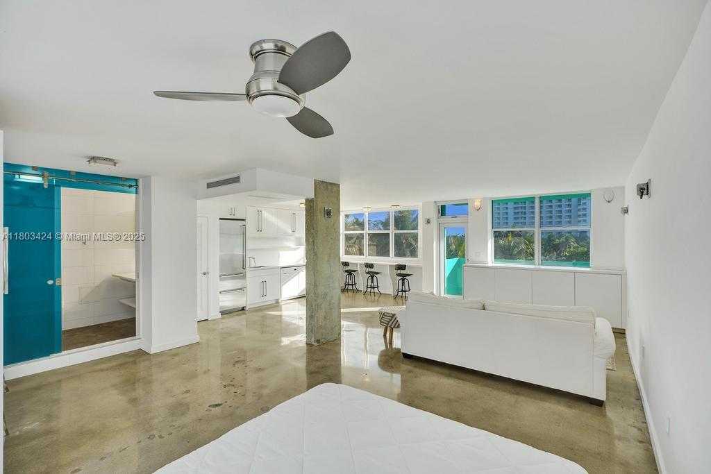 Small Image of 301 OCEAN DR #402, Miami Beach Number 16
