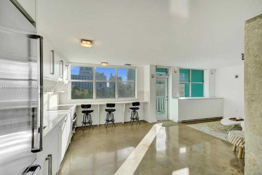 Small Image of 301 OCEAN DR #402, Miami Beach Number 7