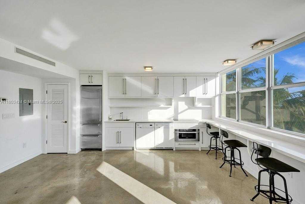 Small Image of 301 OCEAN DR #402, Miami Beach Number 8