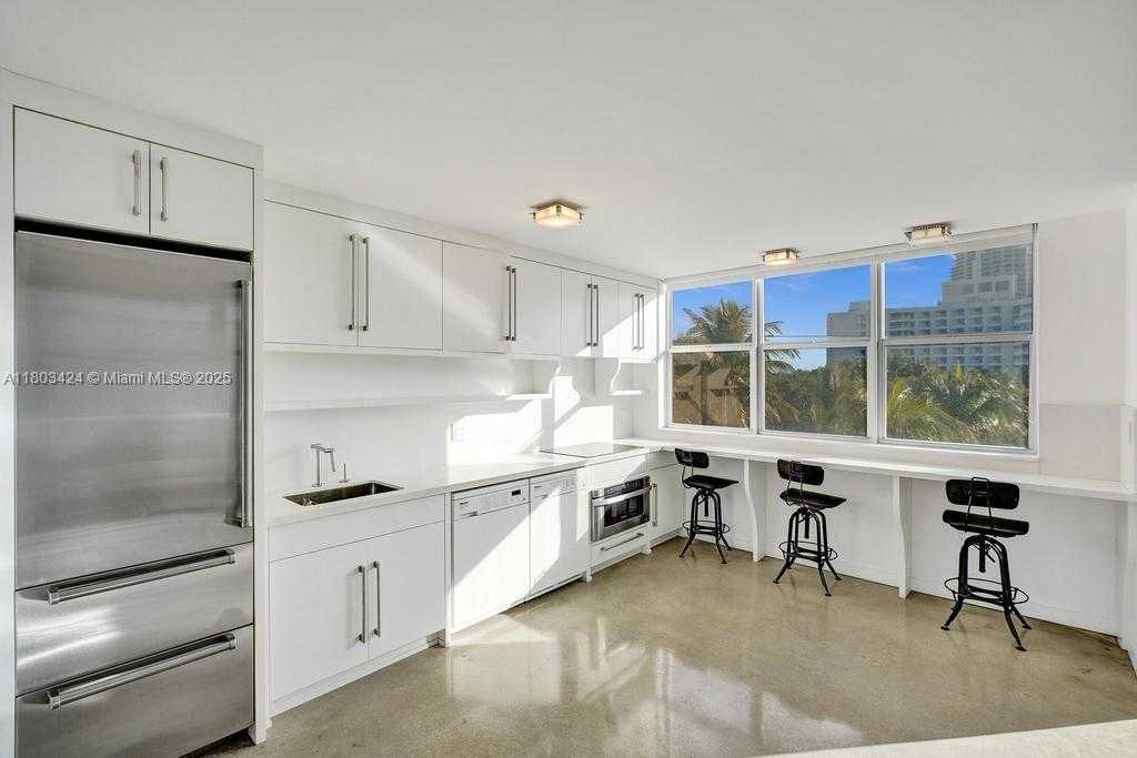 Small Image of 301 OCEAN DR #402, Miami Beach Number 9