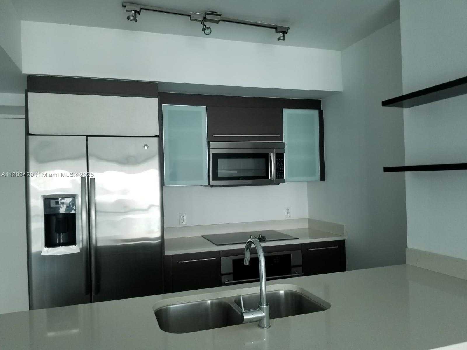 Small Image of 500 BRICKELL AVE #3404, Miami Number 5