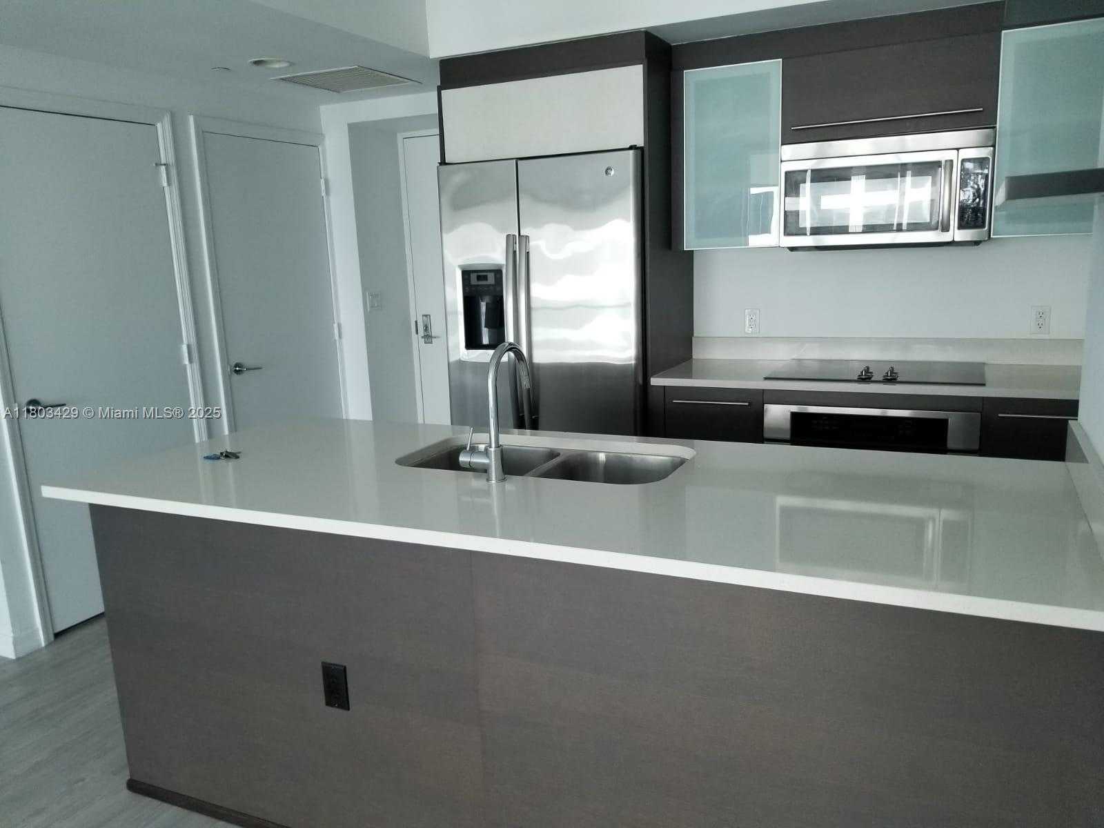 Small Image of 500 BRICKELL AVE #3404, Miami Number 6