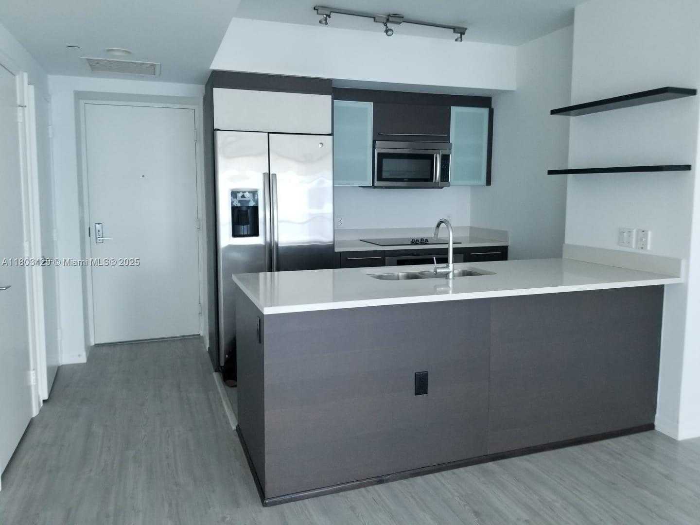 Small Image of 500 BRICKELL AVE #3404, Miami Number 7
