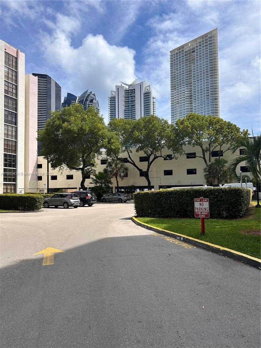 Small Image of 16919 NORTH BAY RD #815, Sunny Isles Beach Number 12
