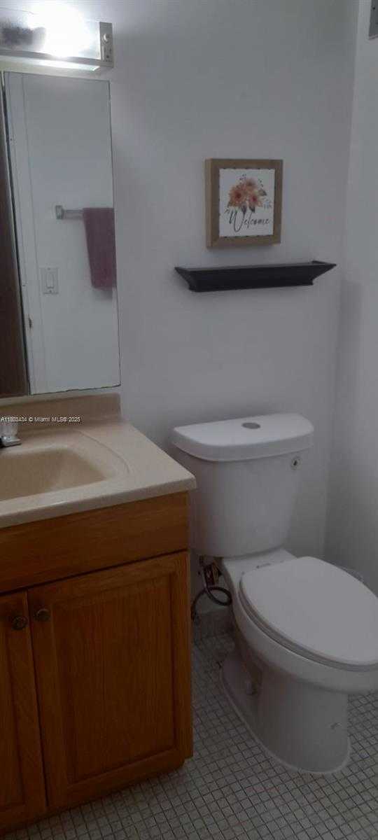 Small Image of 16919 NORTH BAY RD #815, Sunny Isles Beach Number 31