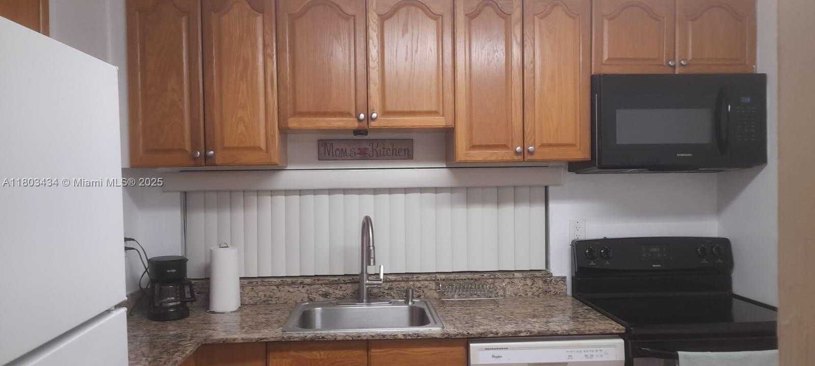 Small Image of 16919 NORTH BAY RD #815, Sunny Isles Beach Number 32
