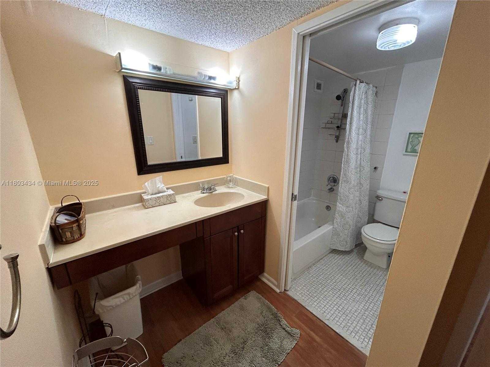 Small Image of 16919 NORTH BAY RD #815, Sunny Isles Beach Number 36