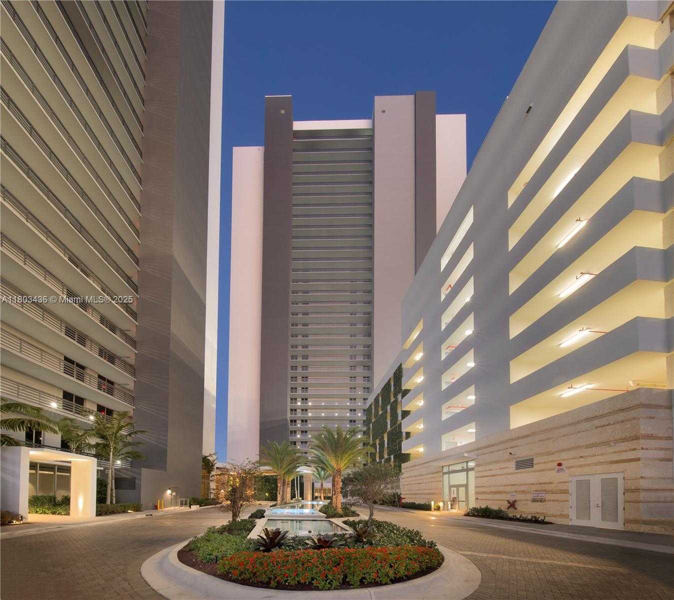 Small Image of 16385 BISCAYNE BLVD #421, North Miami Beach Number 18