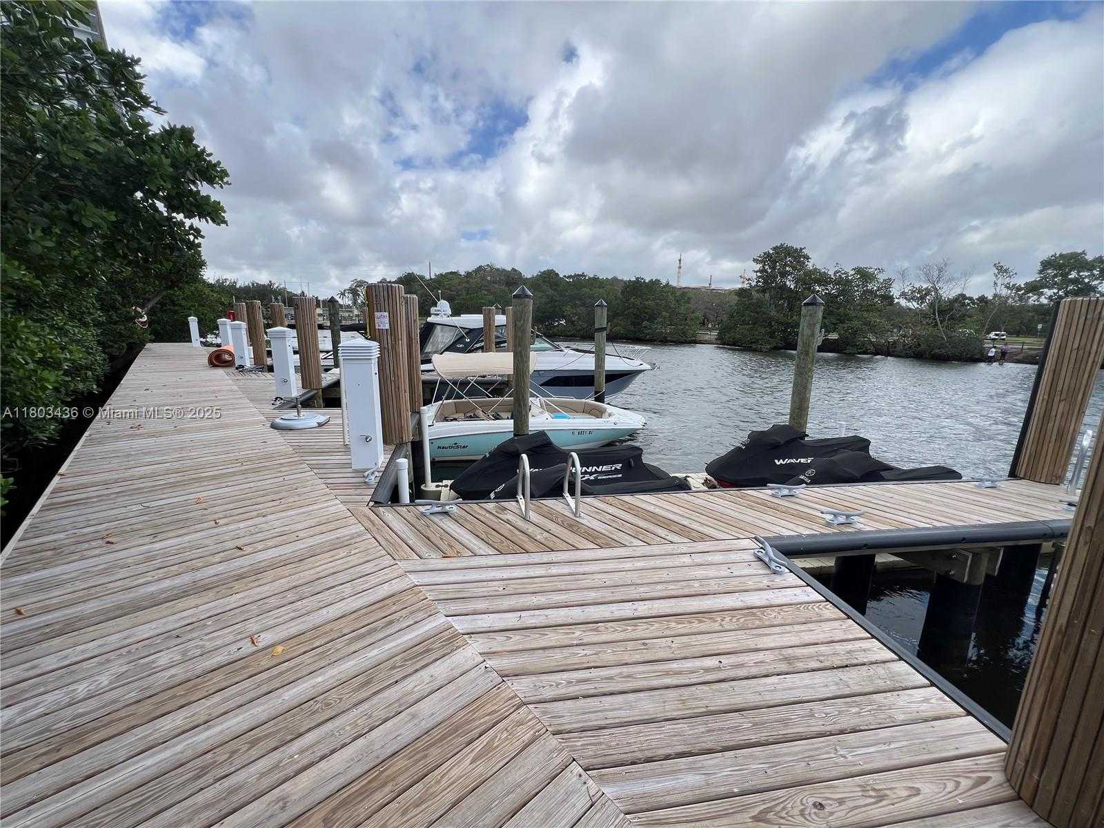 Small Image of 16385 BISCAYNE BLVD #421, North Miami Beach Number 25