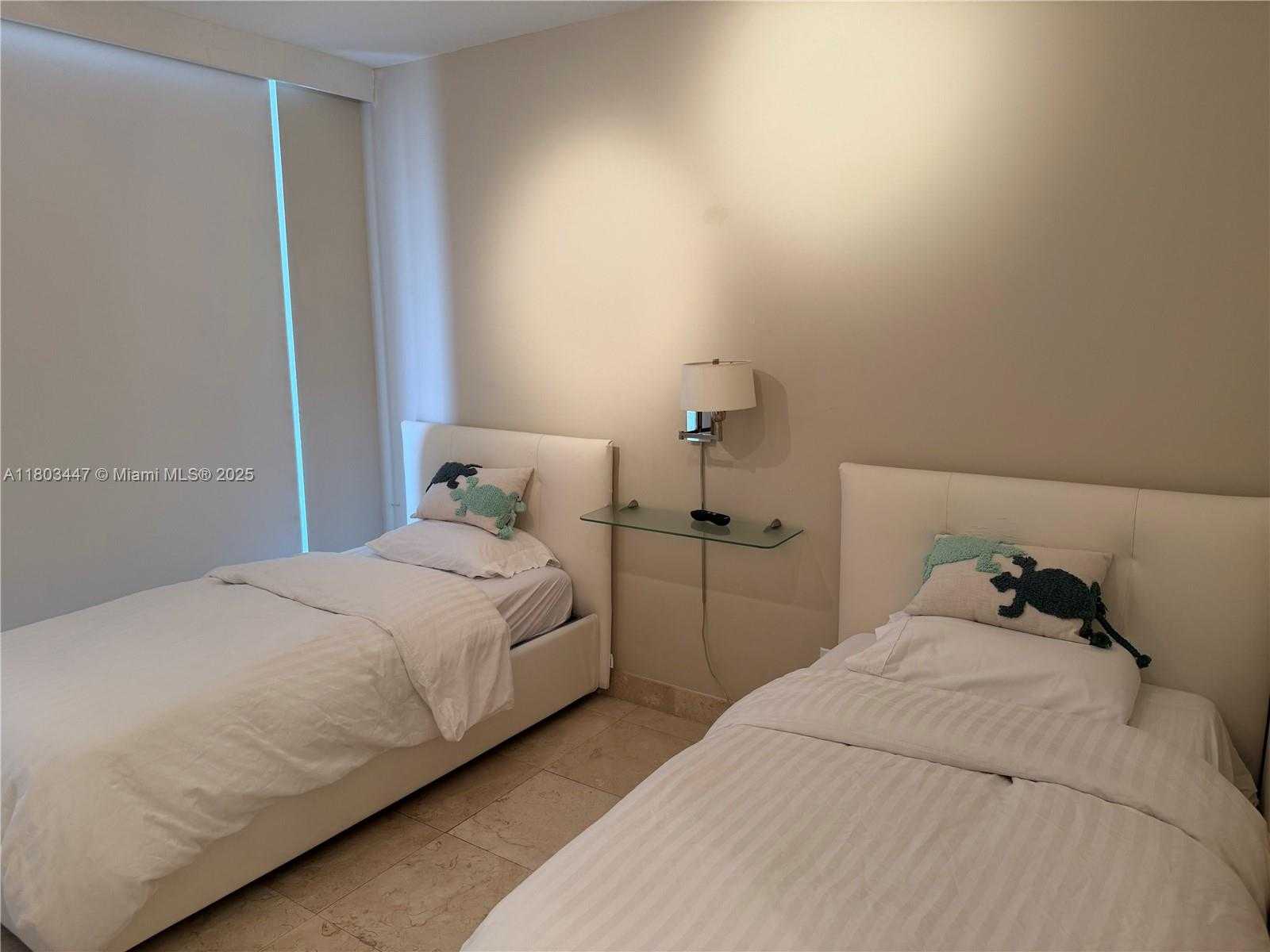 Small Image of 7000 ISLAND BLVD #2403, Aventura Number 11