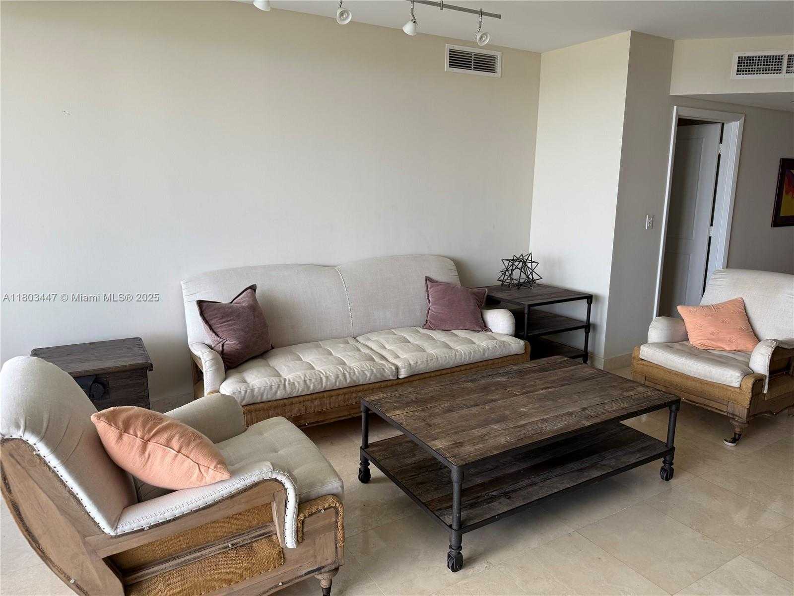Small Image of 7000 ISLAND BLVD #2403, Aventura Number 4