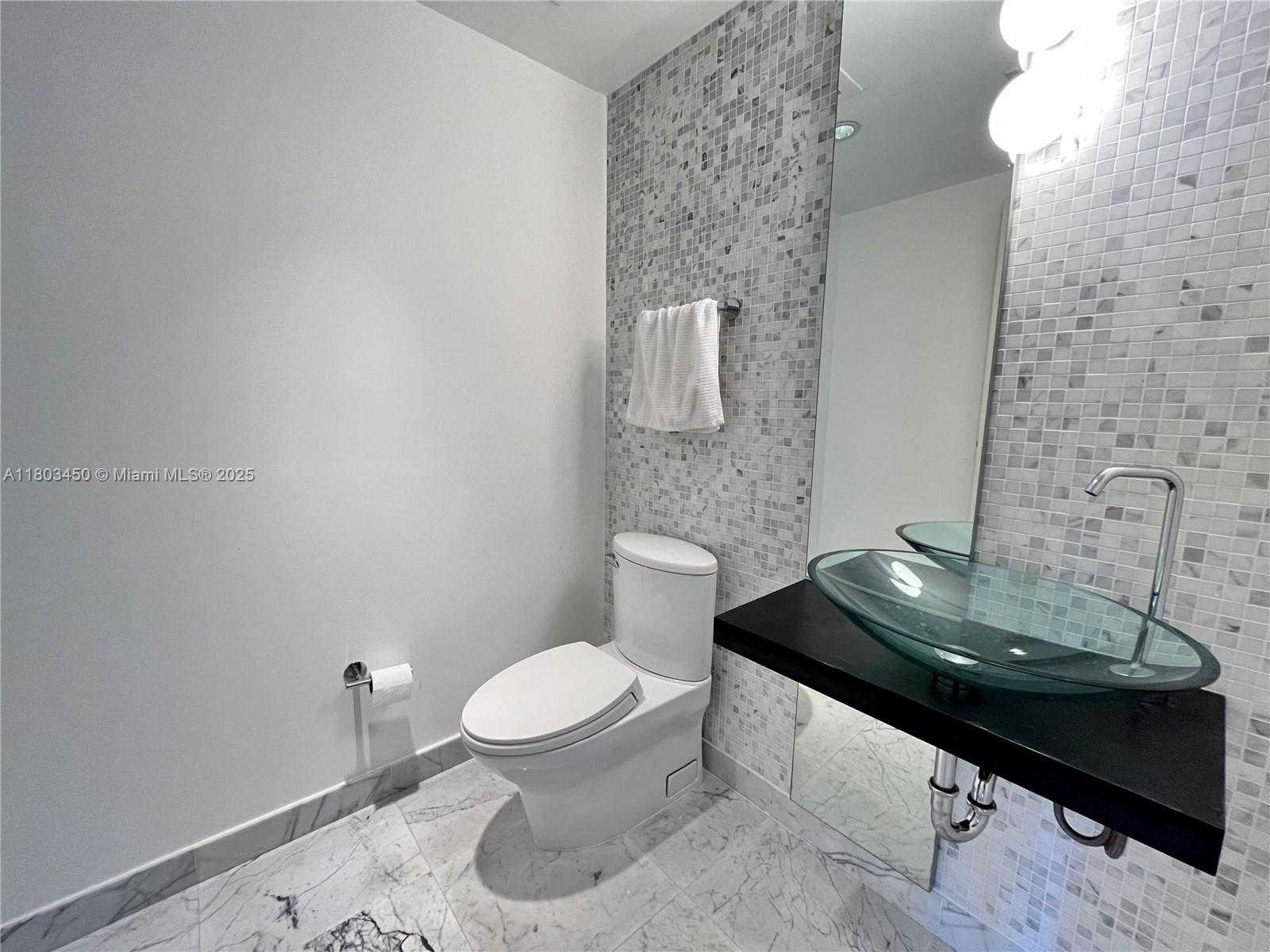 Small Image of 200 BISCAYNE BOULEVARD WAY #4111, Miami Number 12