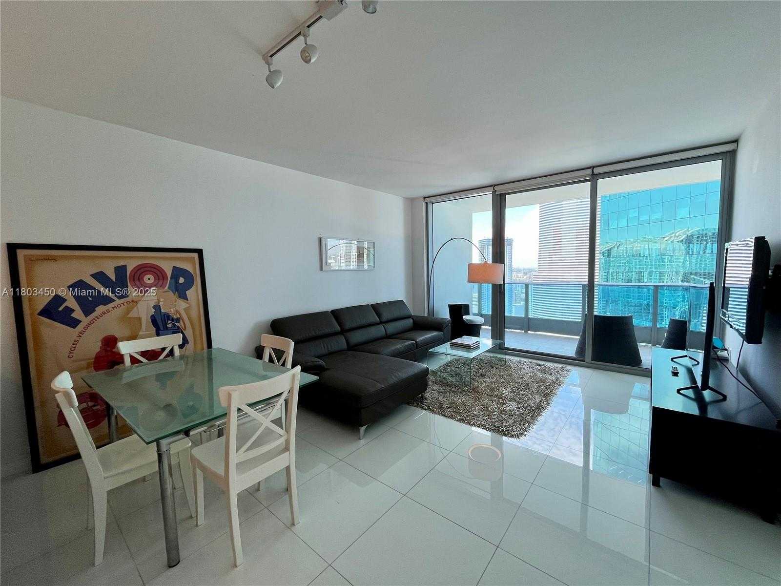 Small Image of 200 BISCAYNE BOULEVARD WAY #4111, Miami Number 3