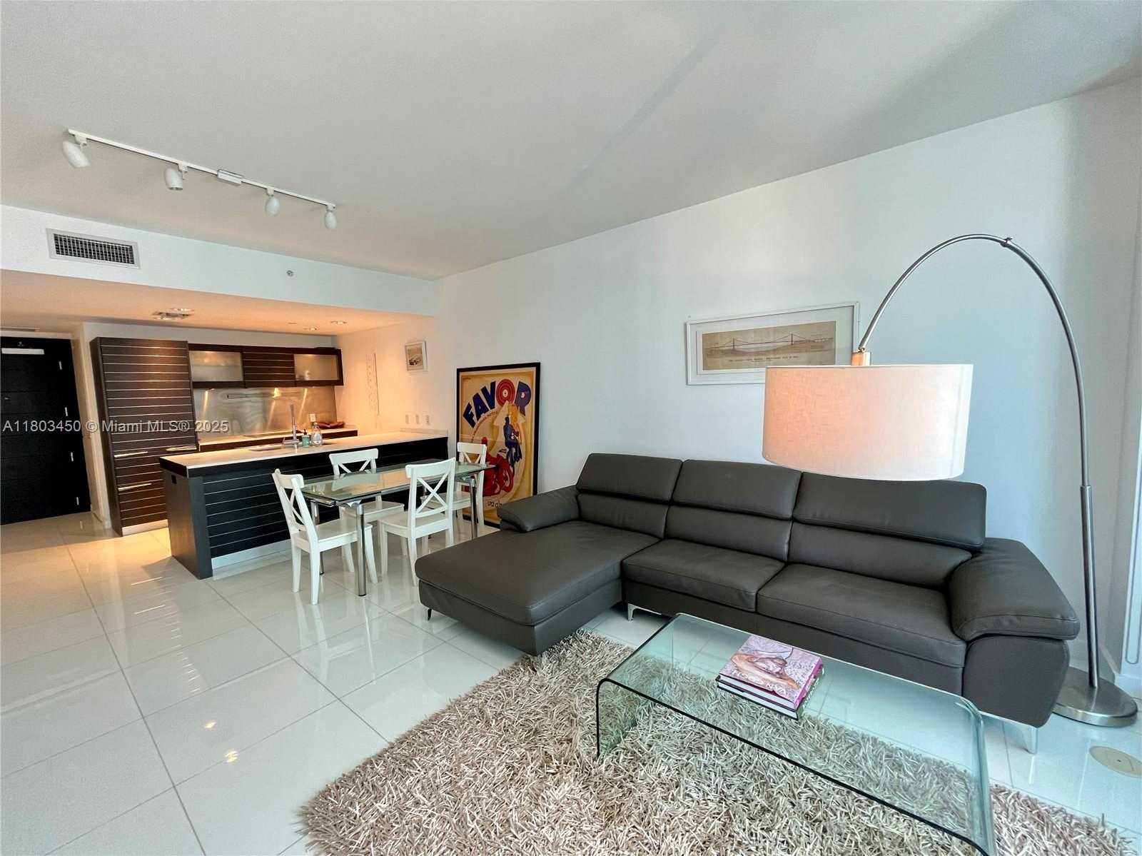 Small Image of 200 BISCAYNE BOULEVARD WAY #4111, Miami Number 4