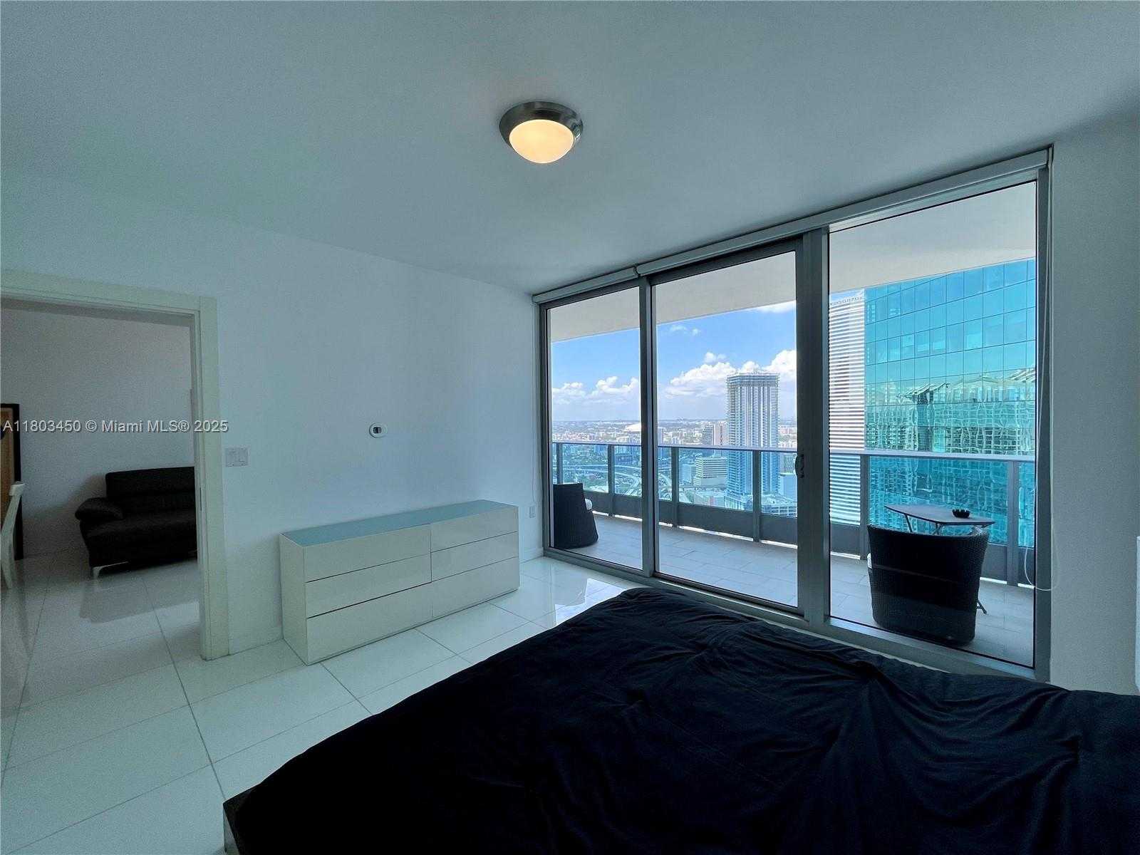 Small Image of 200 BISCAYNE BOULEVARD WAY #4111, Miami Number 6
