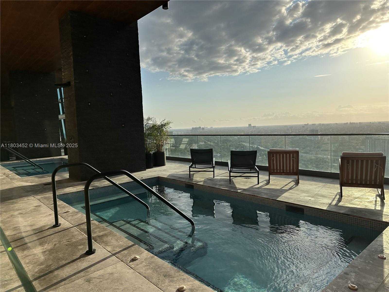 Small Image of 1451 BRICKELL AVE #2201, Miami Number 30