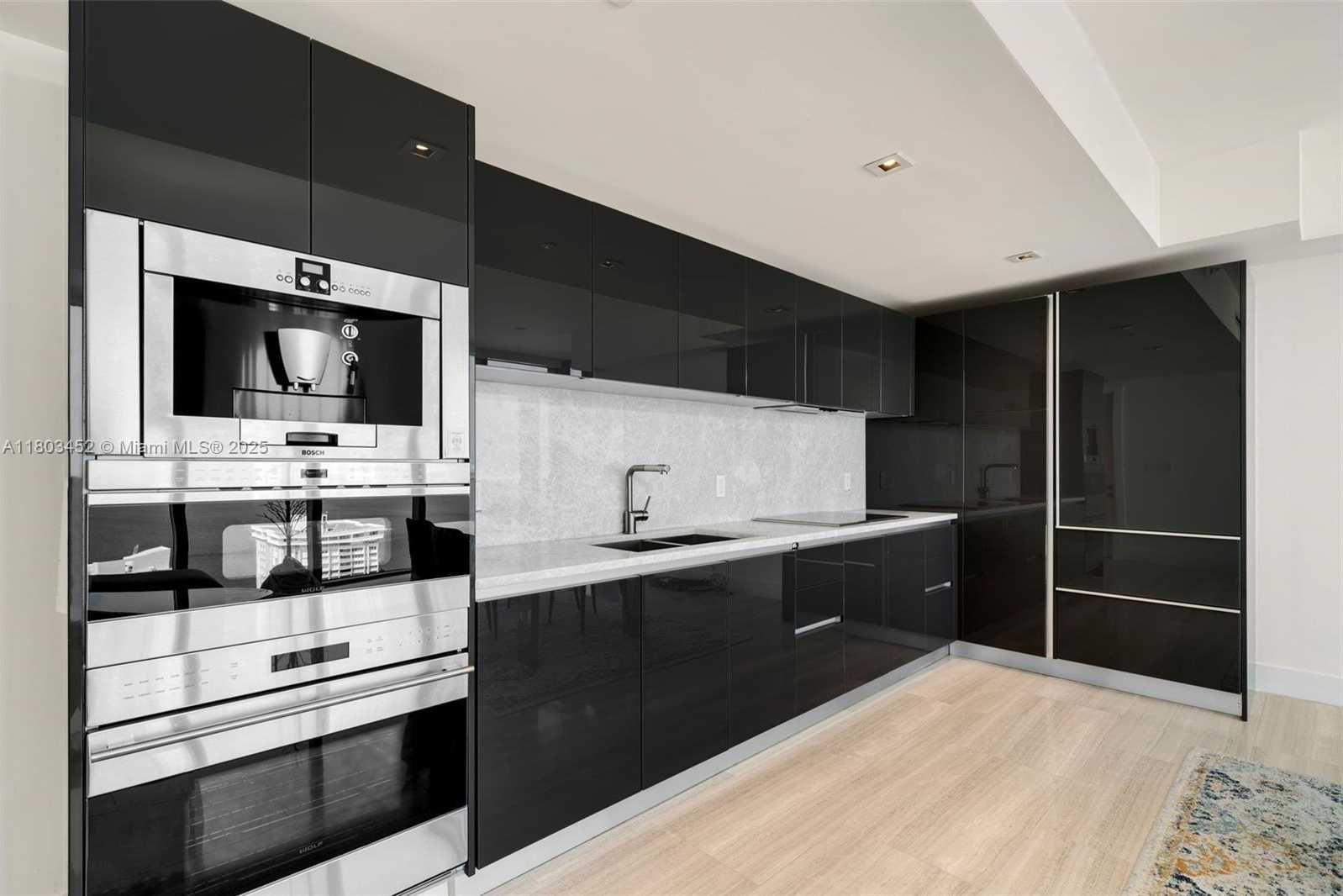 Small Image of 1451 BRICKELL AVE #2201, Miami Number 6