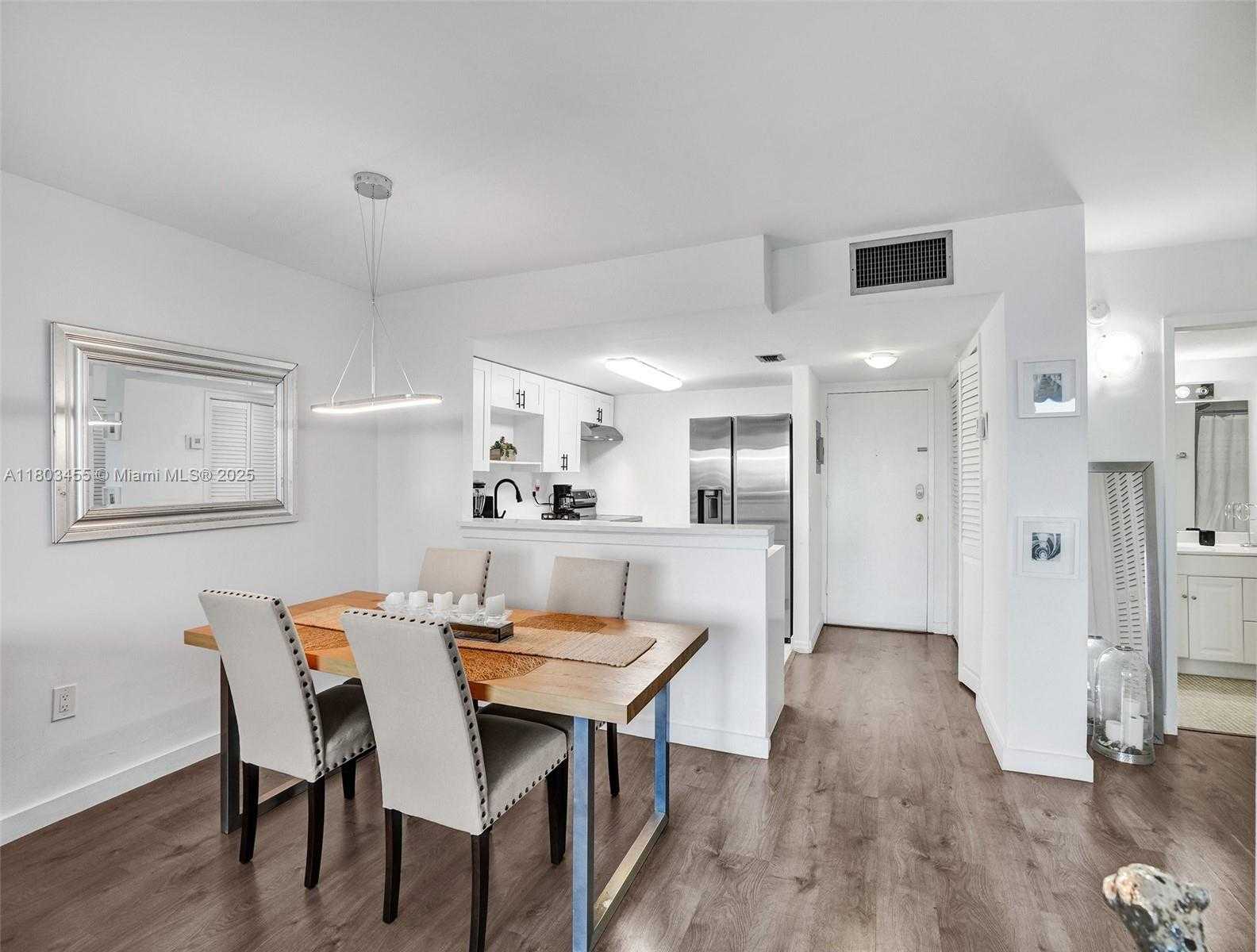 Small Image of 7928 WEST DR #504, North Bay Village Number 11