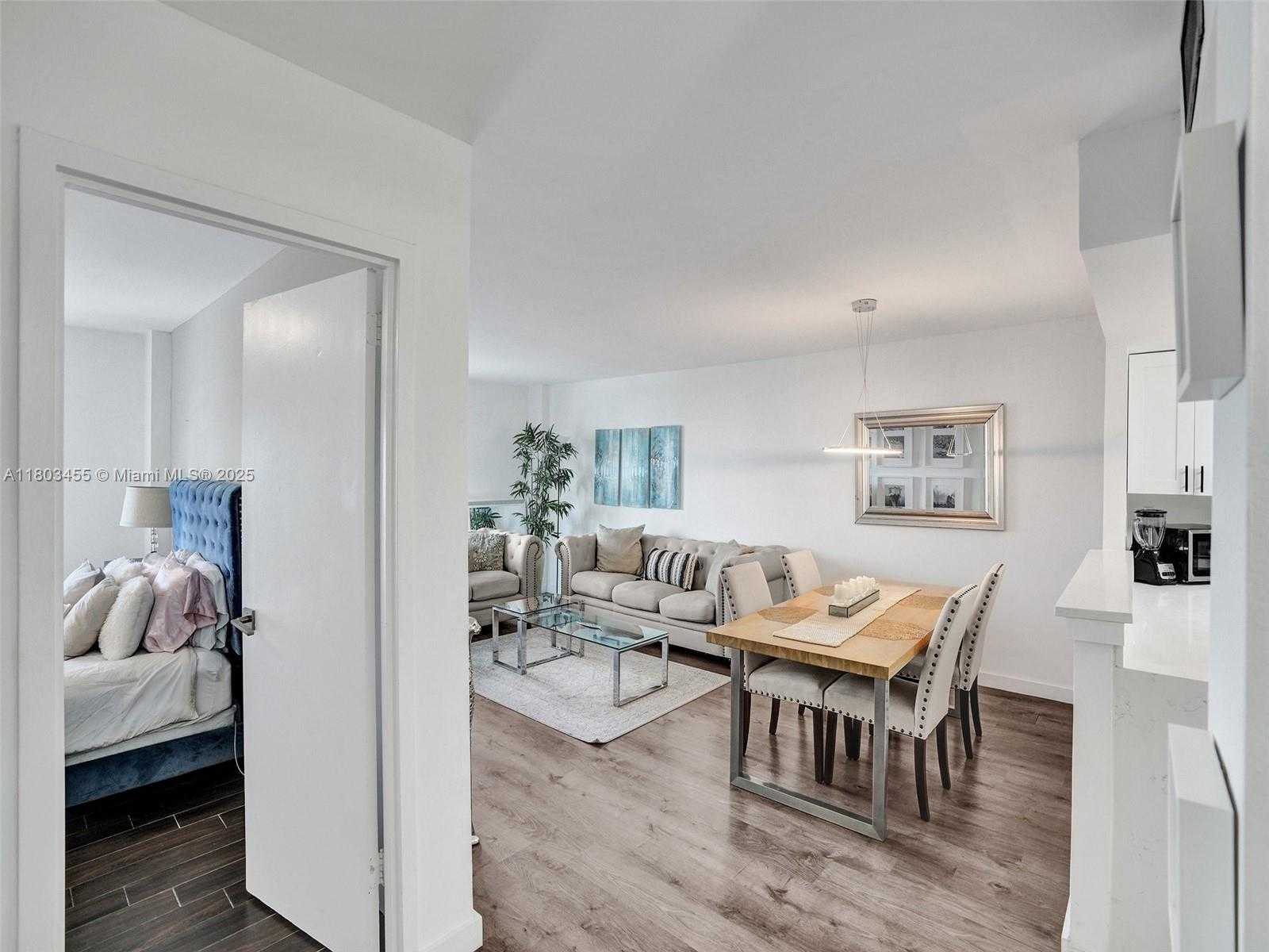 Small Image of 7928 WEST DR #504, North Bay Village Number 13