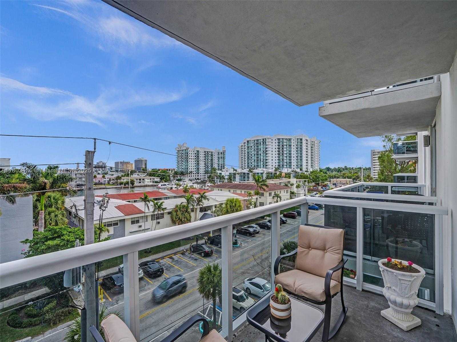 Small Image of 7928 WEST DR #504, North Bay Village Number 21