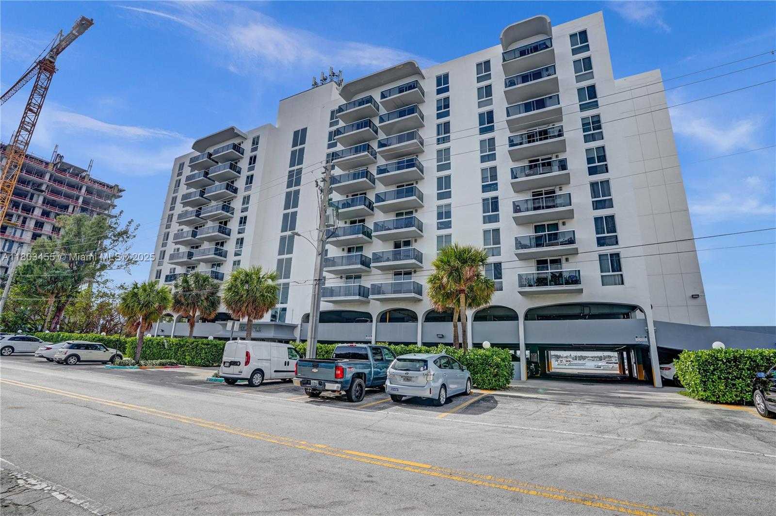 Small Image of 7928 WEST DR #504, North Bay Village Number 35