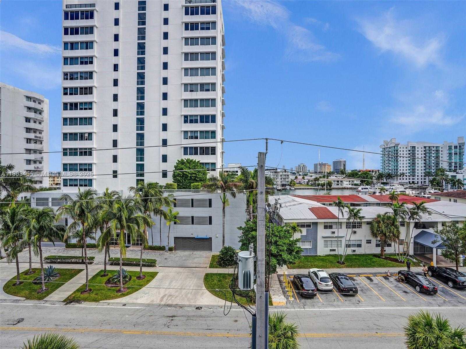 Small Image of 7928 WEST DR #504, North Bay Village Number 38