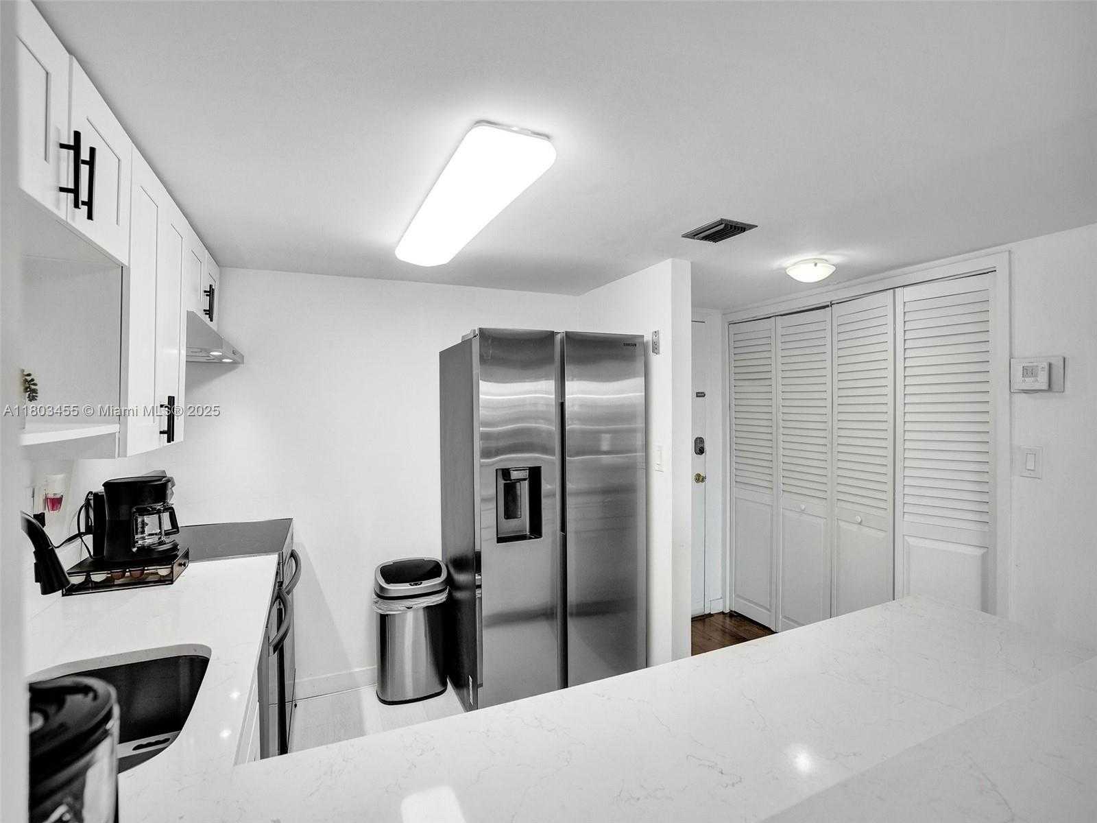 Small Image of 7928 WEST DR #504, North Bay Village Number 8