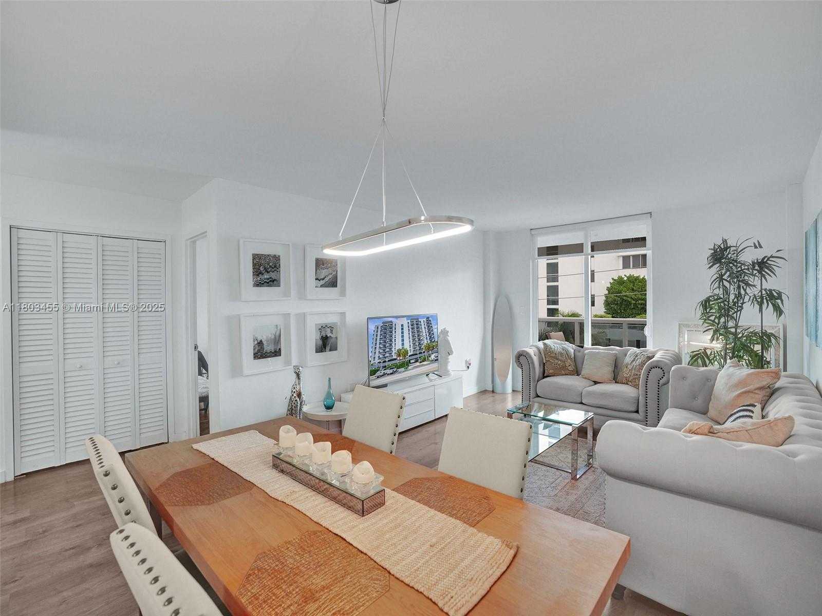 Small Image of 7928 WEST DR #504, North Bay Village Number 9