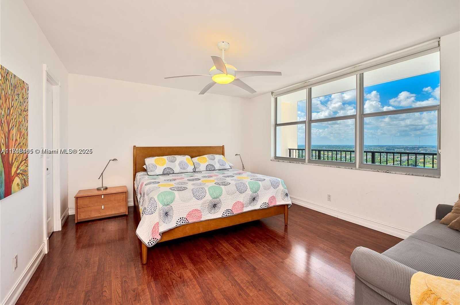 Small Image of 2201 SOUTH OCEAN DR #2805, Hollywood Number 9