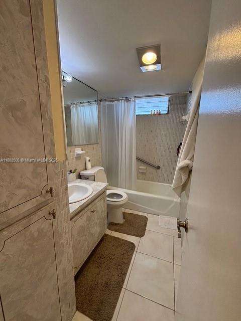 Small Image of 2859 LEONARD DR #G508, Aventura Number 7