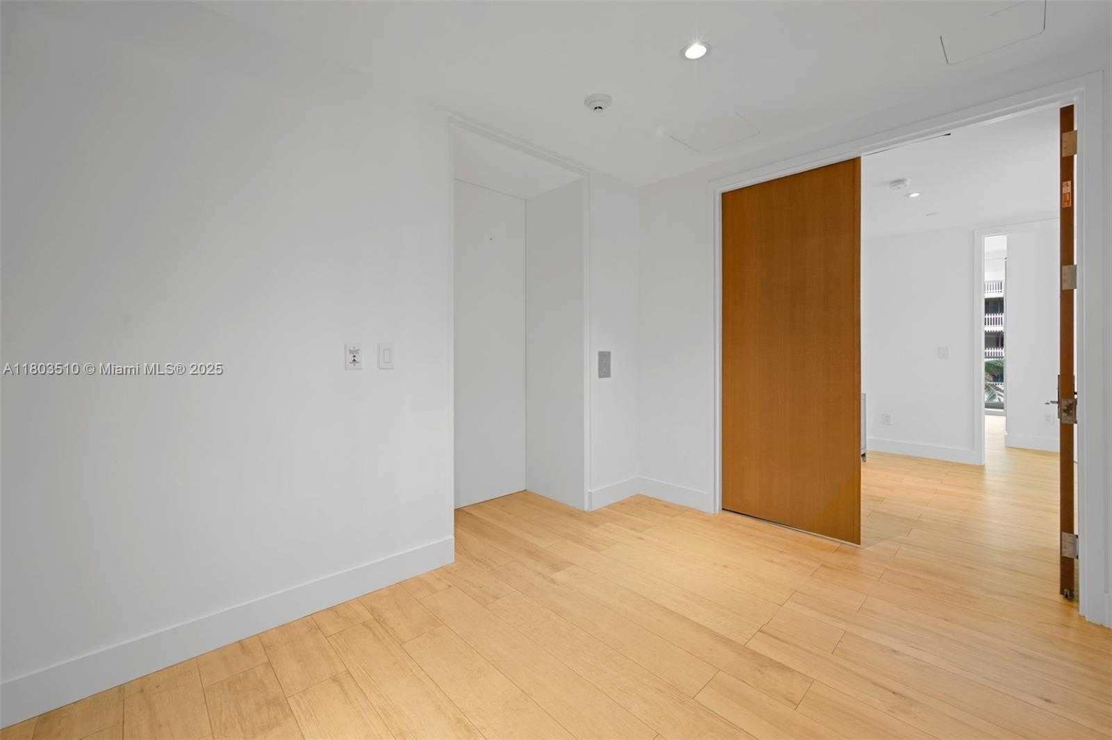 Small Image of 10203 COLLINS AVE #401, Bal Harbour Number 26