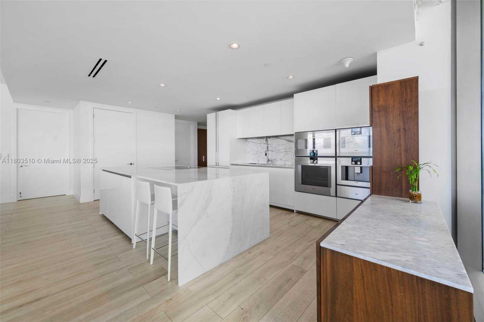 Small Image of 10203 COLLINS AVE #401, Bal Harbour Number 8