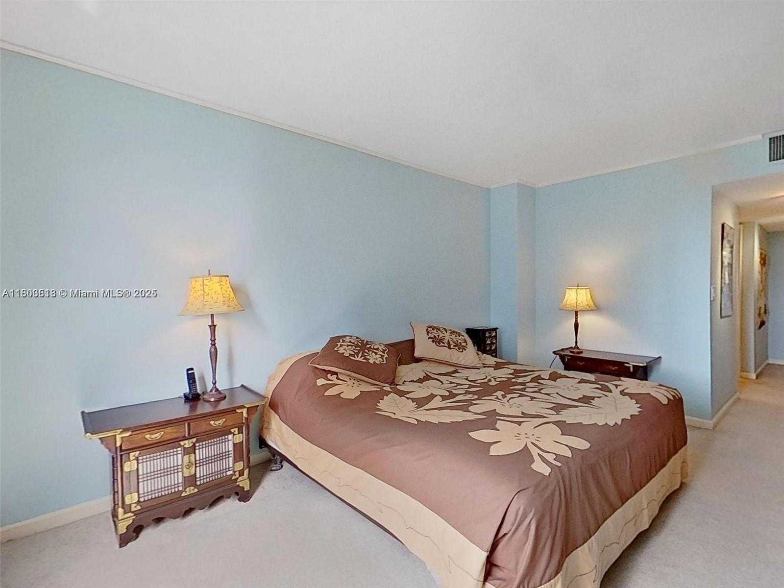 Small Image of 2333 BRICKELL AVE #1006, Miami Number 5