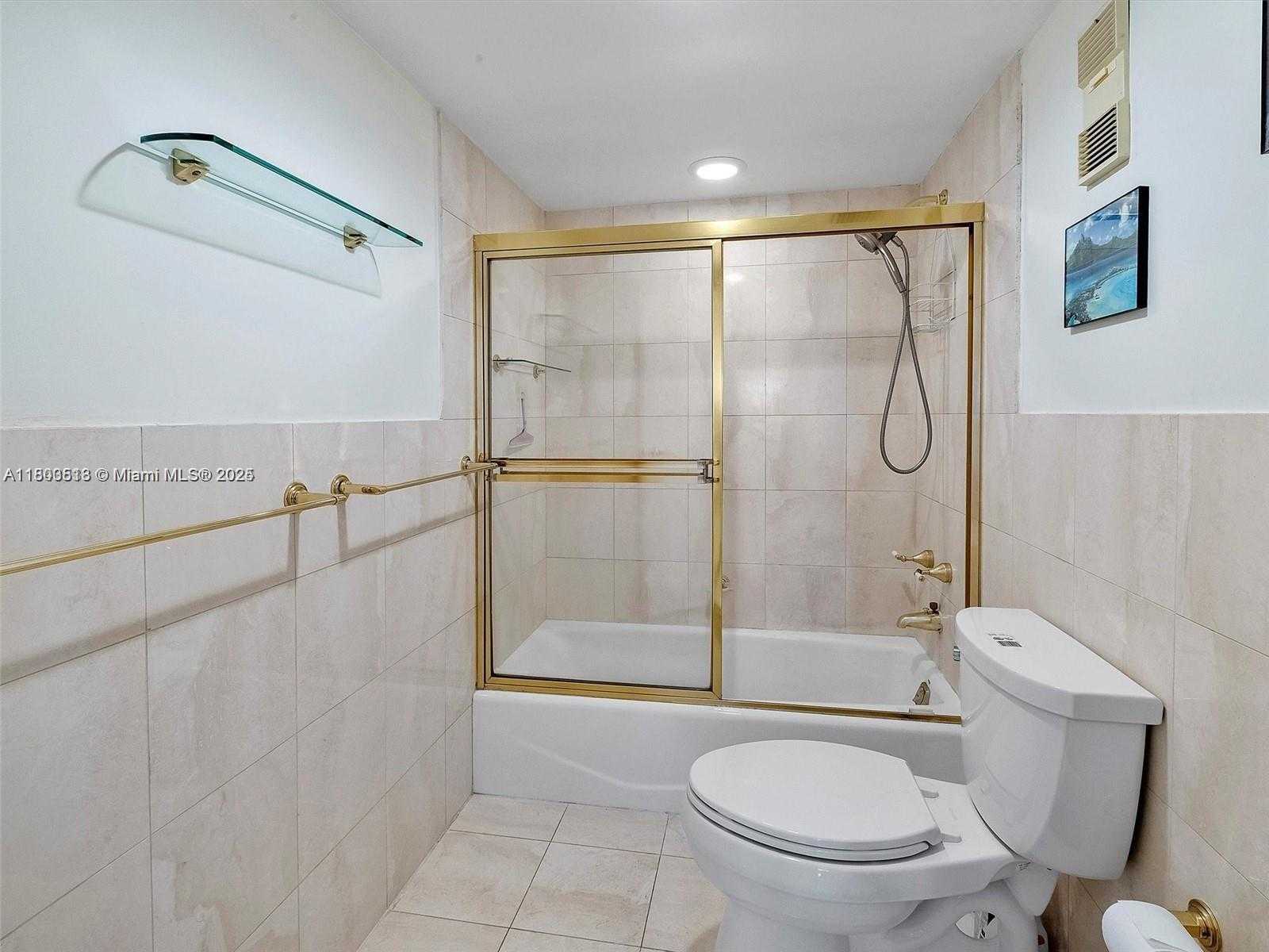 Small Image of 2333 BRICKELL AVE #1006, Miami Number 7