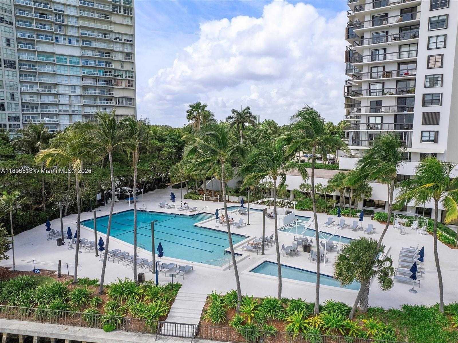 Small Image of 2333 BRICKELL AVE #1006, Miami Number 9