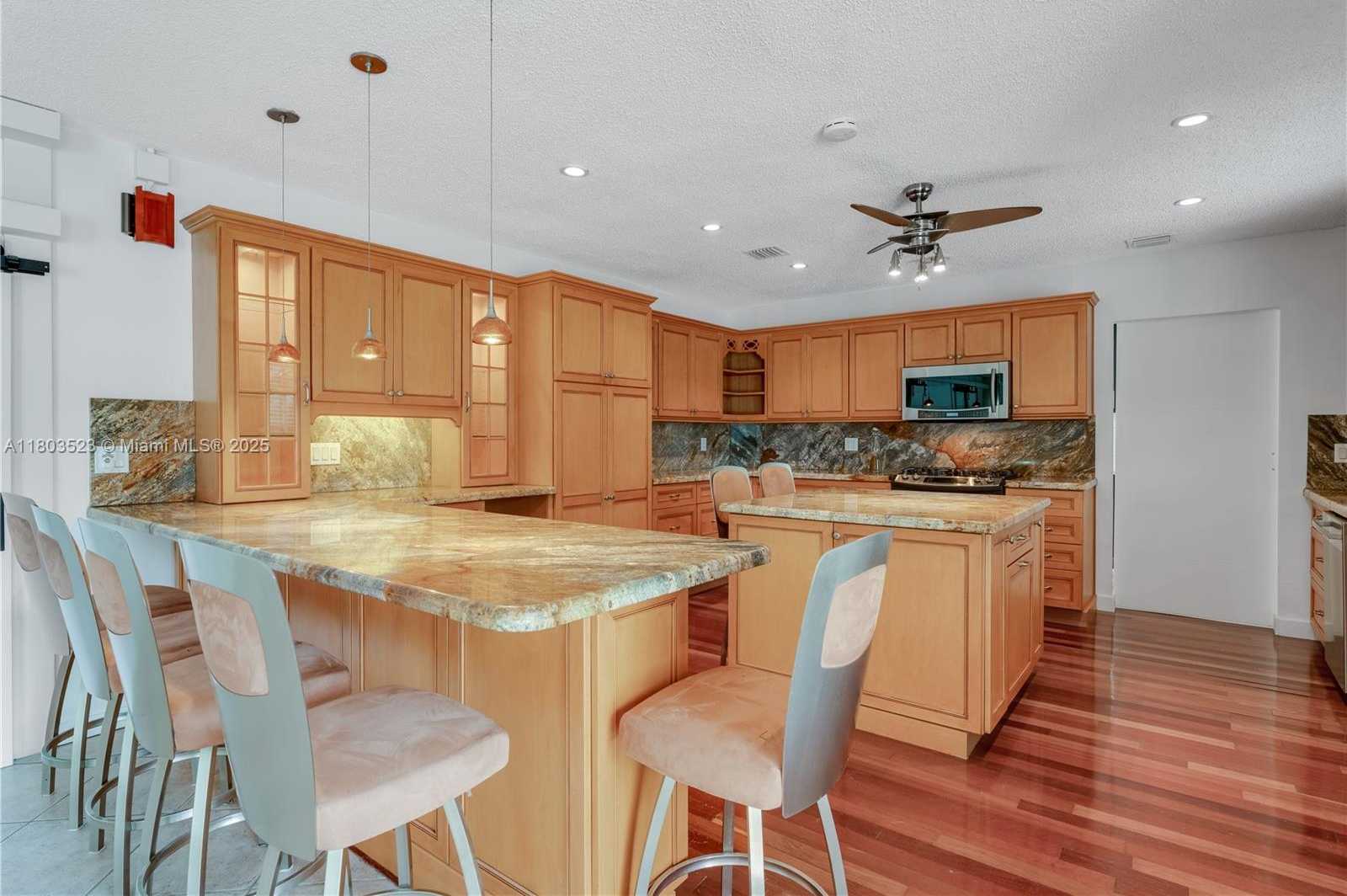 Small Image of 7601 NORTH EAST 9TH AVE #-, Miami Number 11