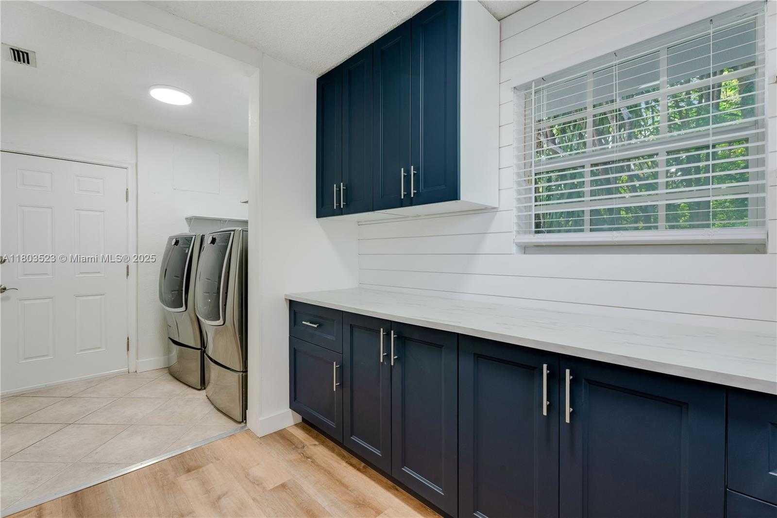 Small Image of 7601 NORTH EAST 9TH AVE #-, Miami Number 12