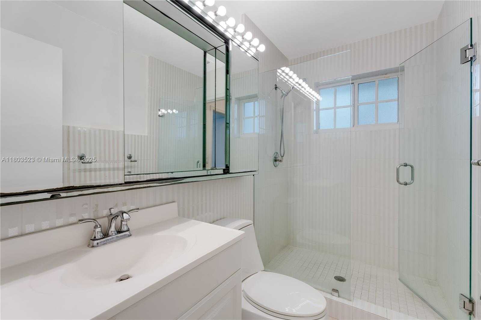 Small Image of 7601 NORTH EAST 9TH AVE #-, Miami Number 17