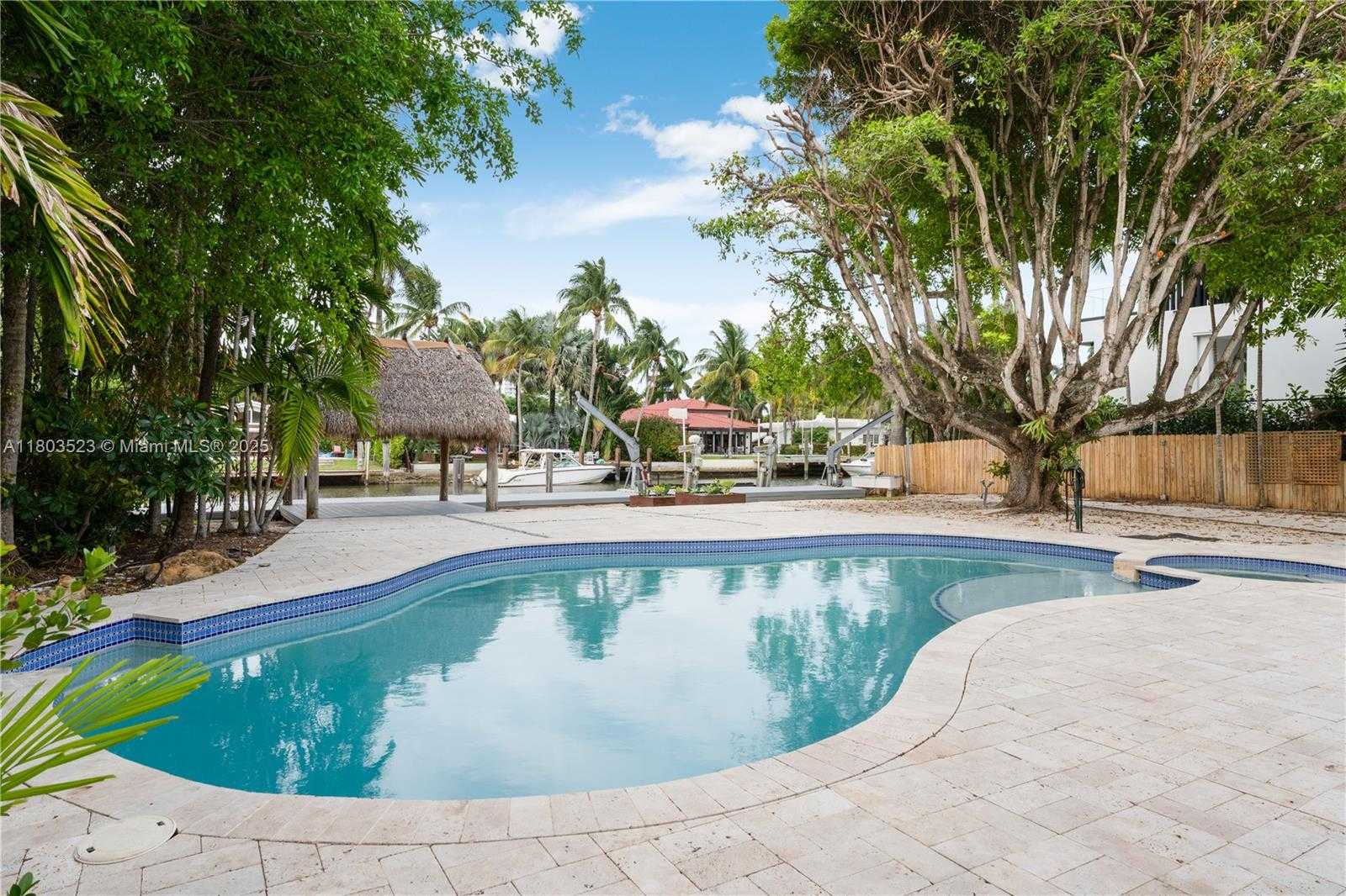 Small Image of 7601 NORTH EAST 9TH AVE #-, Miami Number 21