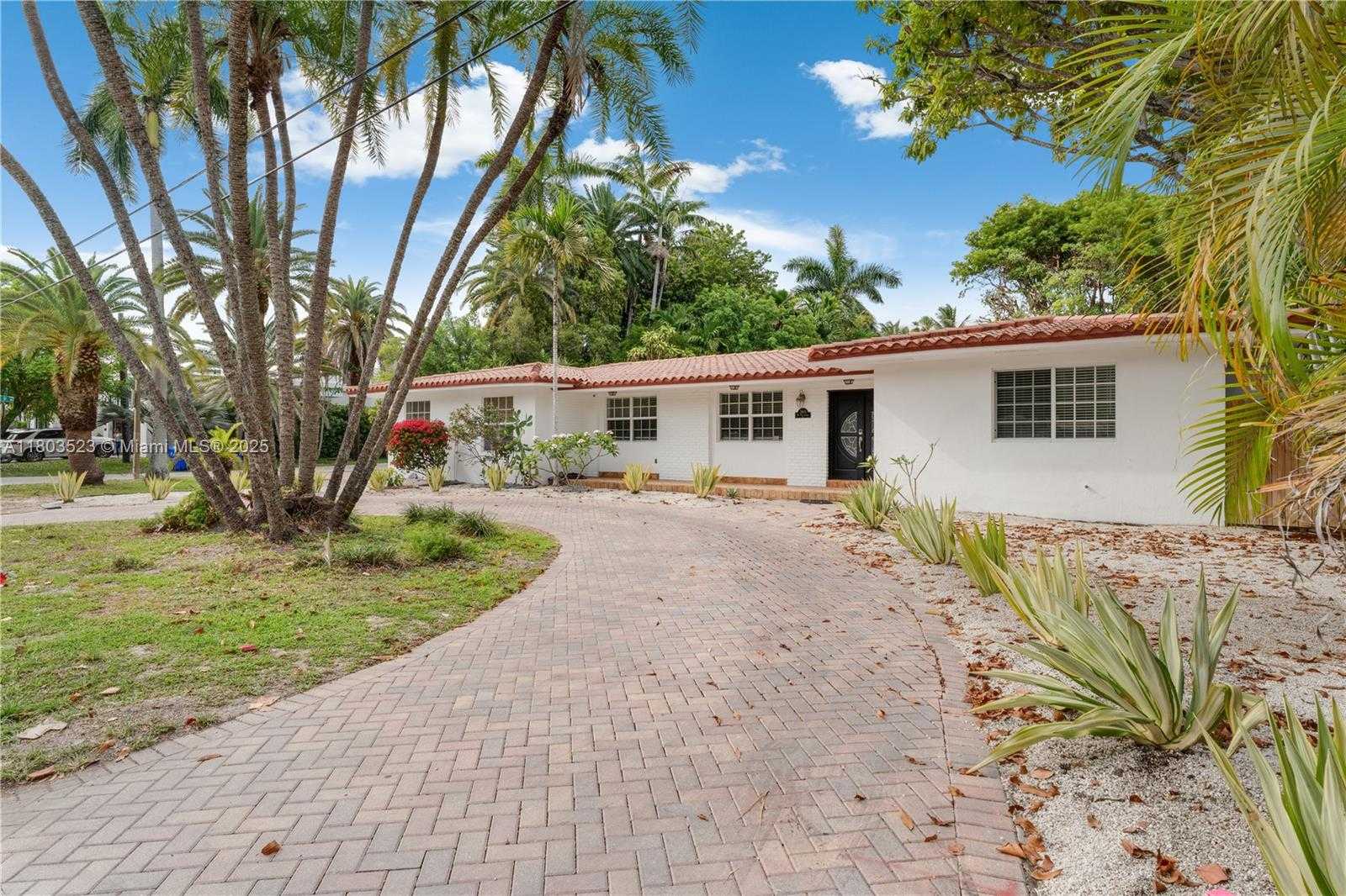 Small Image of 7601 NORTH EAST 9TH AVE #-, Miami Number 27