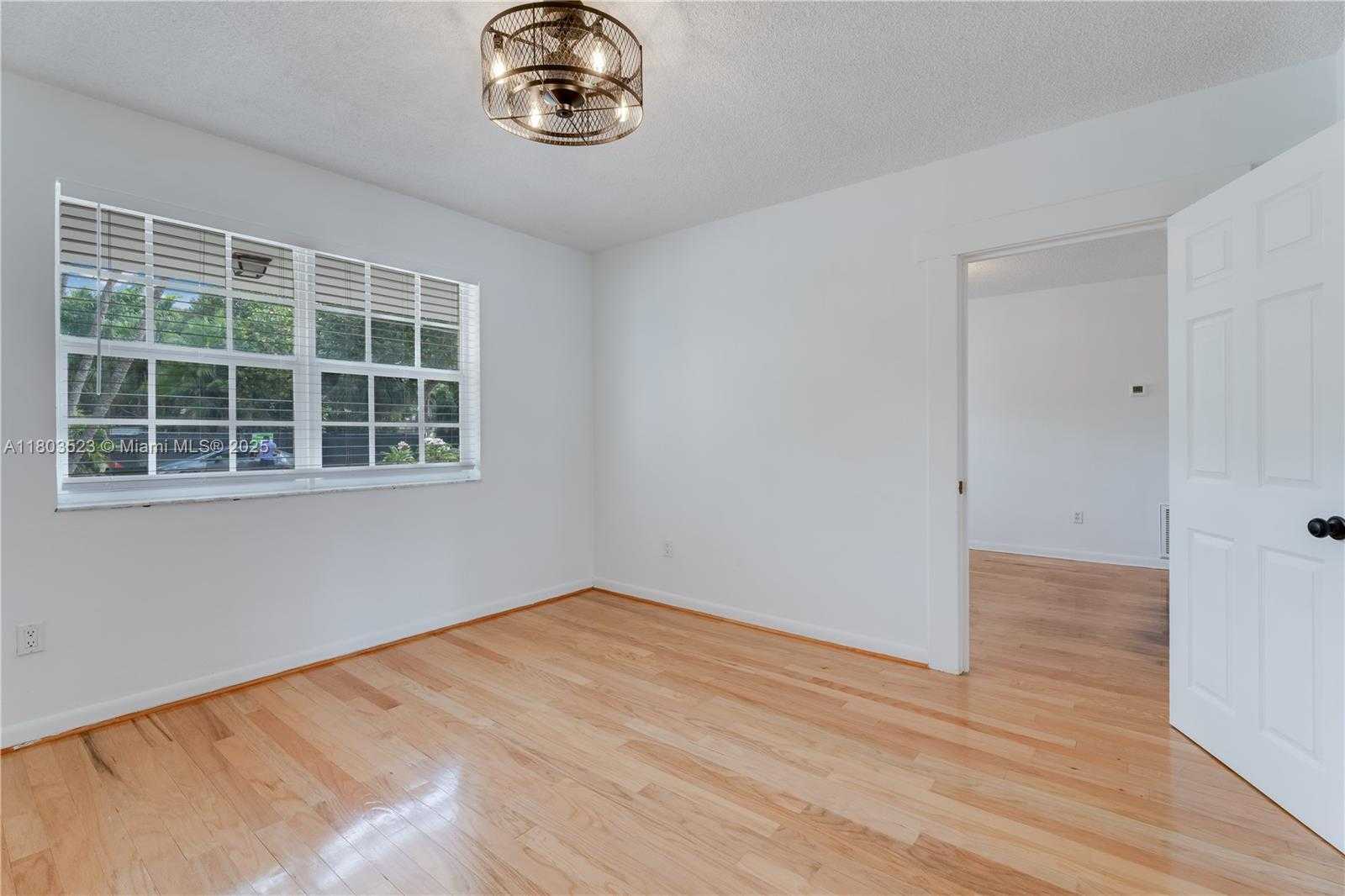 Small Image of 7601 NORTH EAST 9TH AVE #-, Miami Number 29
