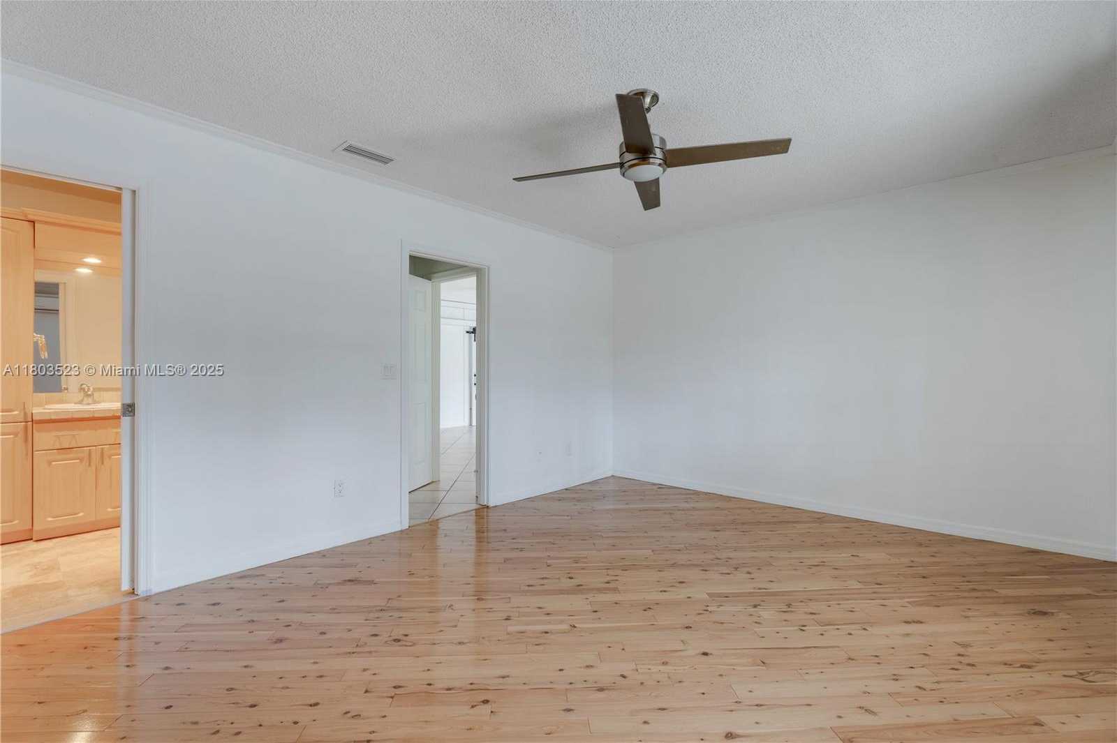 Small Image of 7601 NORTH EAST 9TH AVE #-, Miami Number 31