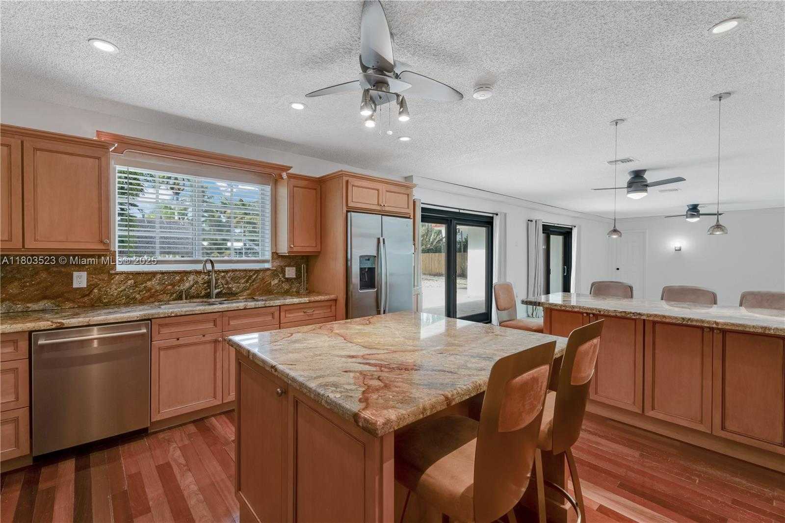 Small Image of 7601 NORTH EAST 9TH AVE #-, Miami Number 9