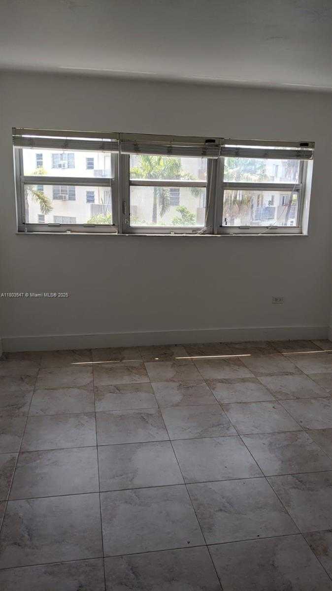 Small Image of 1881 WASHINGTON AVE #5E, Miami Beach Number 9