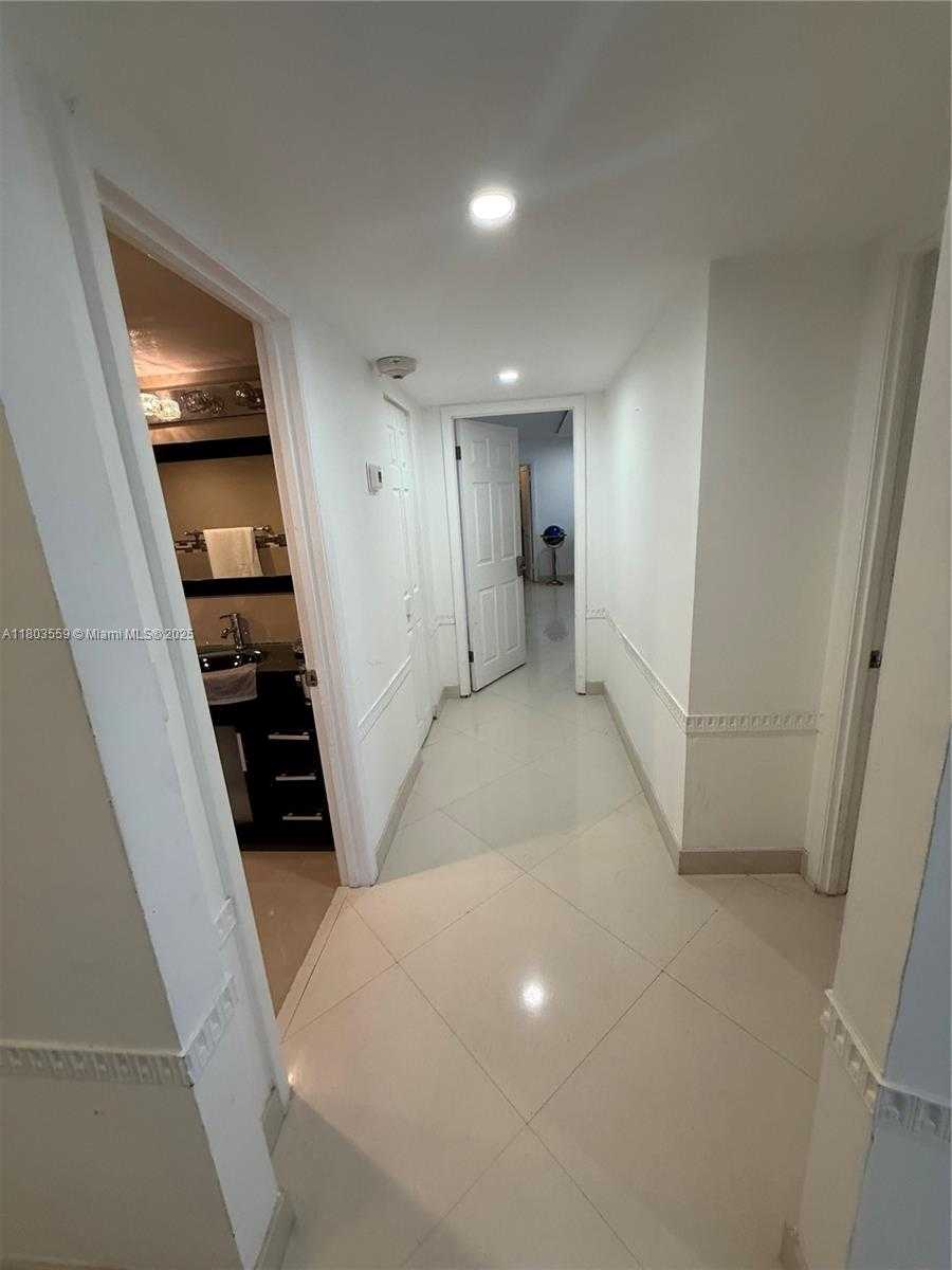 Small Image of 1912 SOUTH OCEAN DR #3D, Hallandale Beach Number 20
