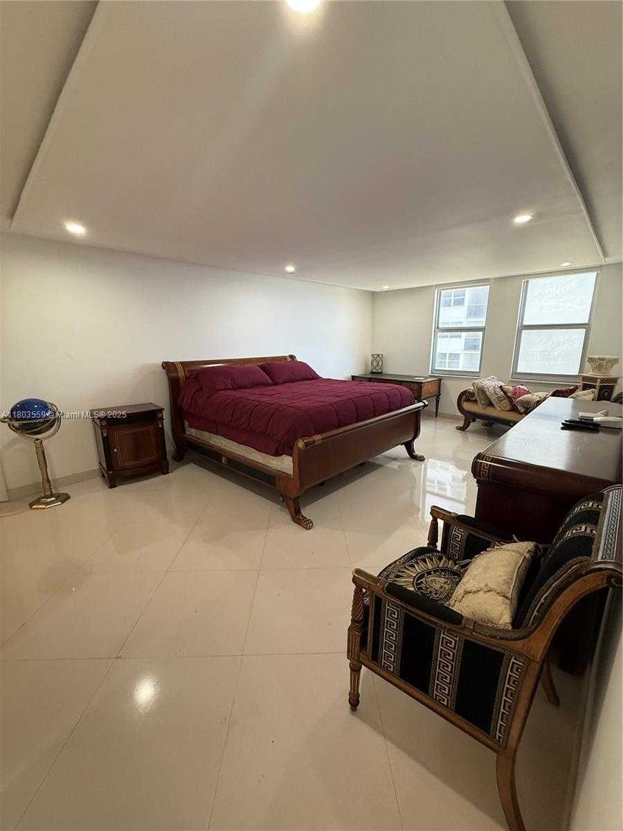 Small Image of 1912 SOUTH OCEAN DR #3D, Hallandale Beach Number 23