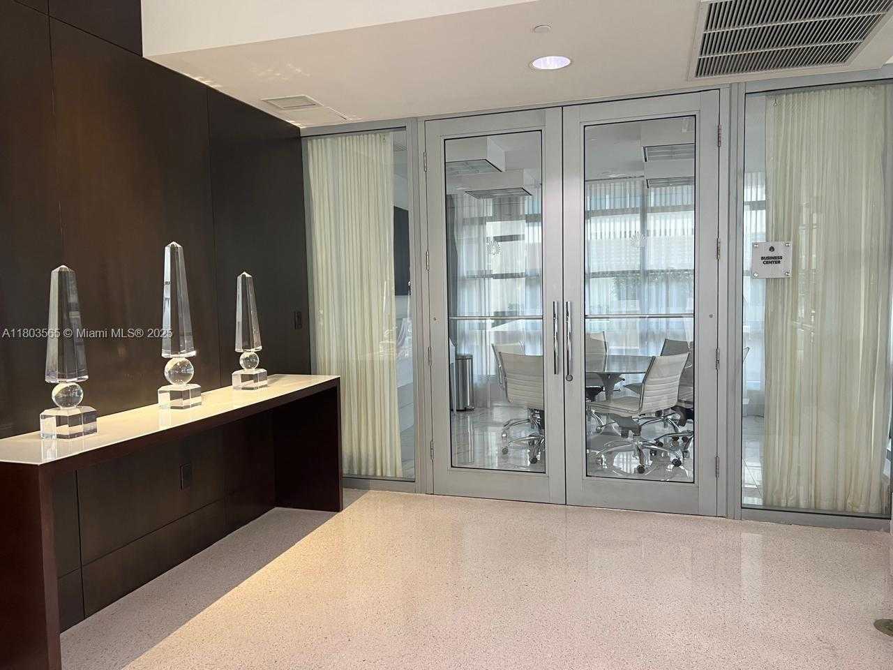 Small Image of 3739 COLLINS AVE #N-306, Miami Beach Number 31